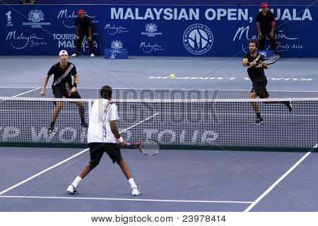 BUKIT JALIL - OCT 01: Jean-Julien Rojer vrací v této malajské otevřené hry partnerem semifinále čtyřhry