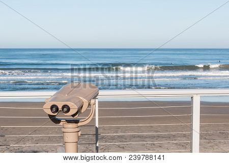 Sightseeing Binoculars Overlooking The Ocean On Fletcher Cove Beach Park In The City Of Solana Beach