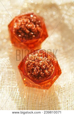 Hawaiian Red Gold Salt, This bright red sea salt whose proper name is Alaea Rouge is the salt used by Hawaiian people in their everyday life.