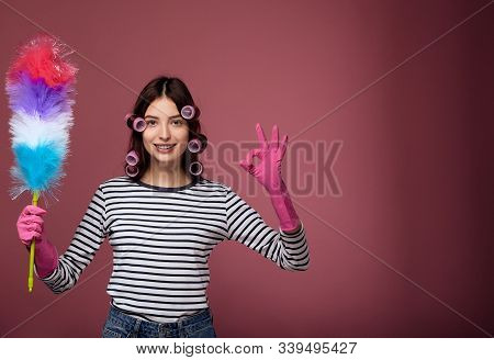 Cute Housewife With Pipidaster Shows Like Sign.
