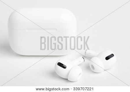 Vidalia, Georgia / Usa - December 14, 2019 - A Studio Product Shot Of The Apple Airpods Pro Buds Wit