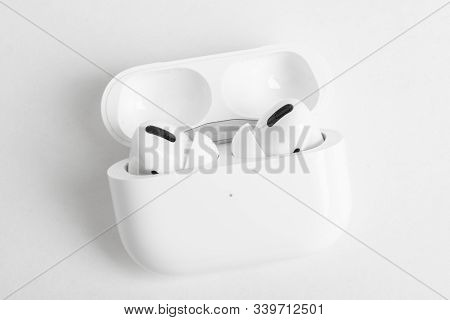 Vidalia, Georgia / Usa - December 14, 2019 - A Studio Product Shot Of The Apple Airpods Pro Buds Nes