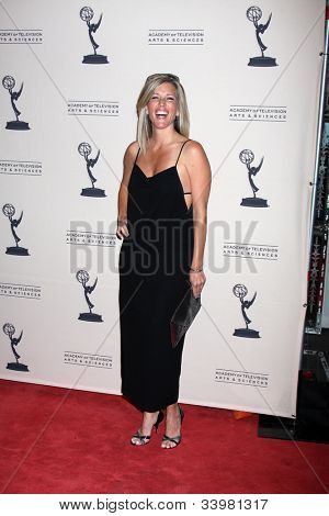 LOS ANGELES - JUN 14: Laura Wright přichází recepci ATAS Daytime Emmy Awards kandidáti v SL