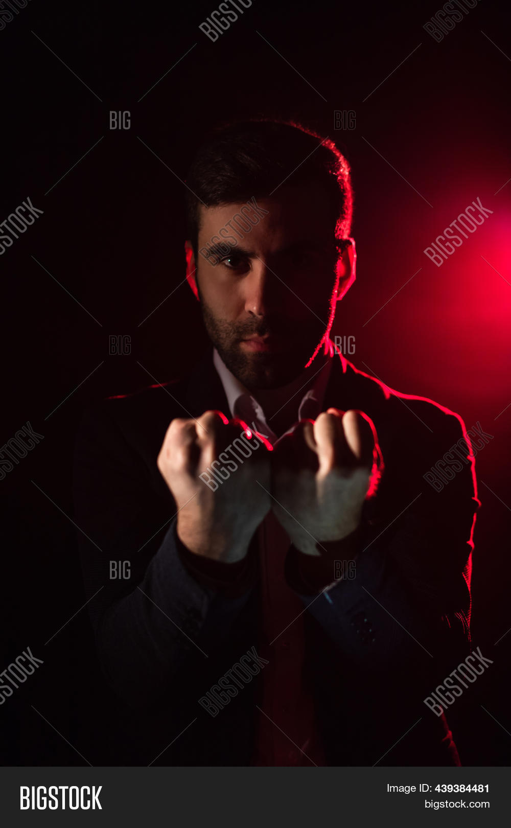 Close Photo Man 图片和照片(免费试用) | Bigstock