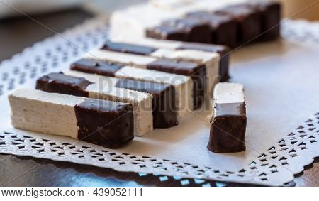 marshmallow sweet postre close up