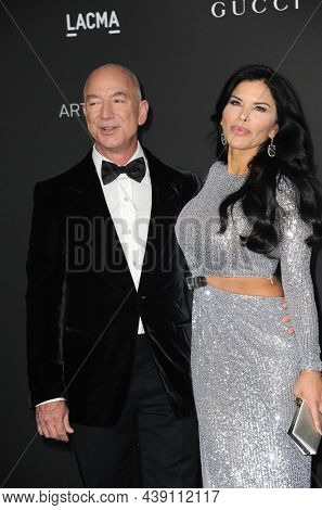 Jeff Bezos and Lauren Sanchez at the 10th Annual LACMA ART+FILM GALA Presented By Gucci held at the LACMA in Los Angeles, USA on November 6, 2021.