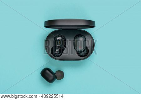 Wireless Earbuds Can Be Used For Bilateral Calls And Digital Sound Quality Is Assured With Its Dsp D
