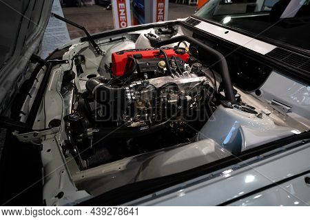 Bmw E30 Engine Showcased At The Sema Show.