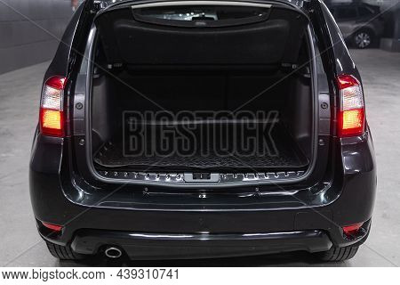 Novosibirsk, Russia - October 30, 2021: Nissan Terrano, Rear View Of A Car With An Open Trunk. Exter