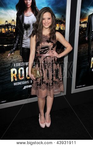 LOS ANGELES - 26 MAR: Sarah Jeffery arriva alla «Rouge» LA Premiere a ArcLight Hollywood Th