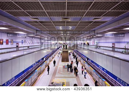 TAIPEI, TAIWAN - 14 januar: Sun Yat-Sen Memorial Hall Station 14 januar 2013. Station datoer f