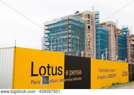 Brasilia Df, Brazil, November 10, 2021: New Construction On Apartment Buildings In The 103 And 106 B