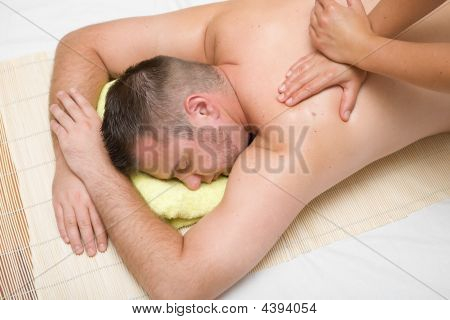 Homem na massagem