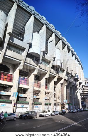 MADRID - marts 11: Santiago Bernabeu stadion på solrig forårsdag i marts 11, 2012 i Madrid, Spanien.