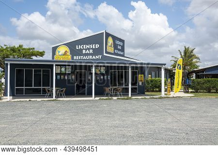 Proserpine, Queensland, Australia - November 2021: Tourist Information Center With Licensed Bar And 