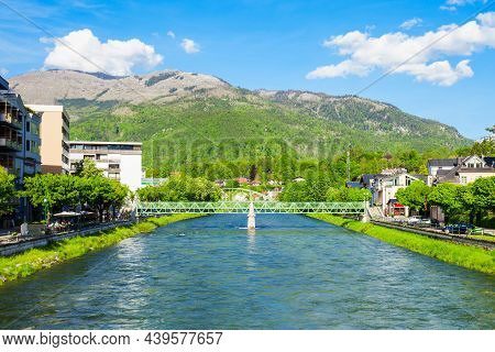 Traun River In The Centre Of Bad Ischl Old Town, Upper Austria. Bad Ischl Is A Spa Town In Salzkamme