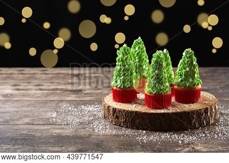 Christmas Tree Cupcakes