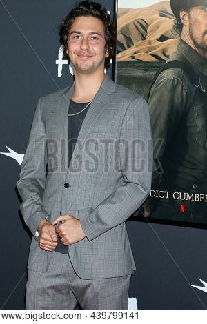 LOS ANGELES - NOV 11:  Nat Wolff at the AFI Fest - The Power of The Dog LA Premiere at TCL Chinese Theater IMAX on November 11, 2021 in Los Angeles, CA