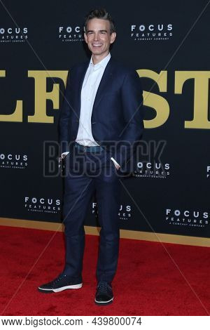 LOS ANGELES - NOV 8:  Christopher Gorham at the Belfast Premiere at Academy Museum of Motion Pictures on November 8, 2021 in Los Angeles, CA