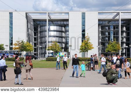 Berlin, Germany - August 27, 2014: People Walk Towards Paul Lobe Haus, Part Of German Parliament (bu