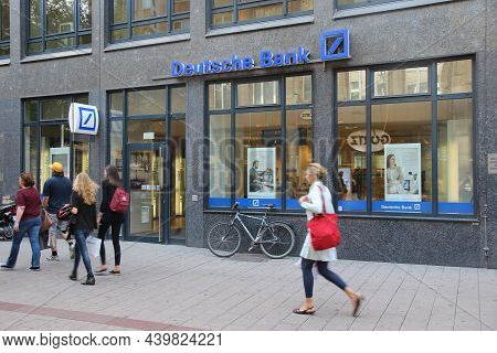 Hamburg, Germany - August 28, 2014: Deutsche Bank Branch In Hamburg. Deutsche Bank Is One Of Largest