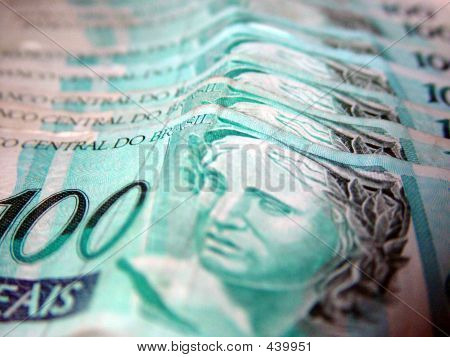 100 Reais