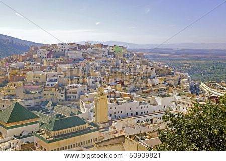 Moulay Idriss is the most holy town in Morocco. It was here that Moulay Idriss I arrived in 789, bringing with him the religion of Islam and starting a new dynasty