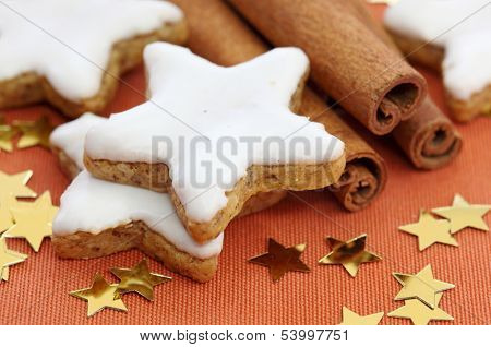  Christmas cakes on brown tablecloth
