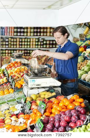 Peso di frutta fresca
