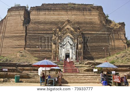 The Mingun Pahtodawgyi