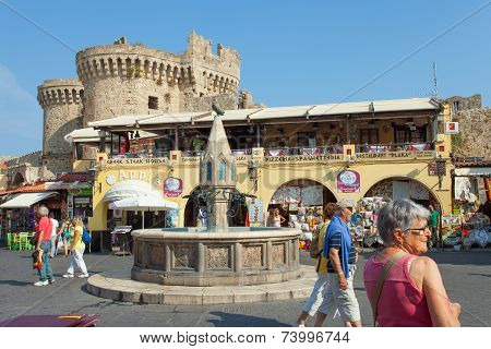Tourists at Rhodes old city centre