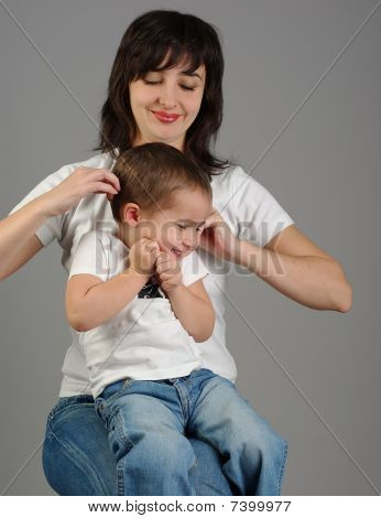 Mère titille son fils