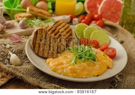 Scrambled Eggs, Creamy And Fluffy