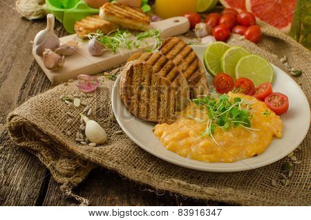 Scrambled Eggs, Creamy And Fluffy