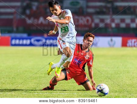 Sisaket Thailand-february 18: Anucha Suksai (orange) Of Sisaket Fc. In Action During Thai Premier Le