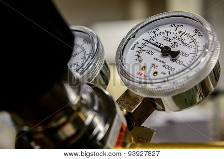 Gas pressure gauge