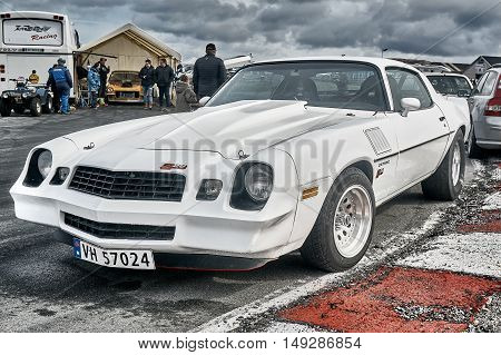 Norway Drag Racing, White Race Car Side View
