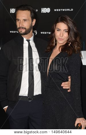 LOS ANGELES - SEP 28:  Rodrigo Santoro, Melanie Fronckowiak at the HBO's 