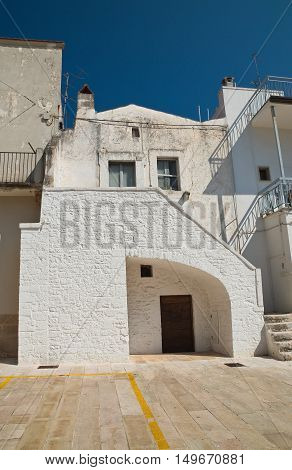 Alleyway. Sammichele di Bari. Puglia. Southern Italy.