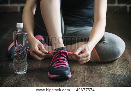 Knee Down With Tie Sneakers Shoestring Drink Water Fitness Exercise