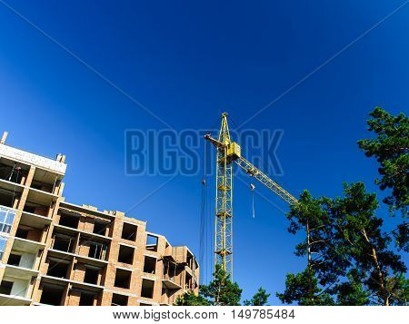 Crane construction new building construction of the city high-rise buildings