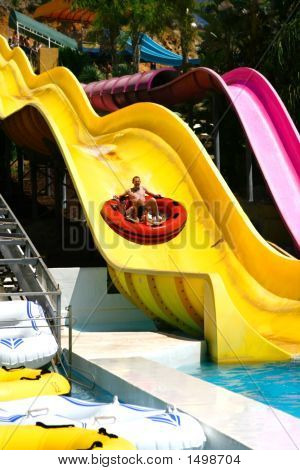 Stridula risata di divertimento Splash