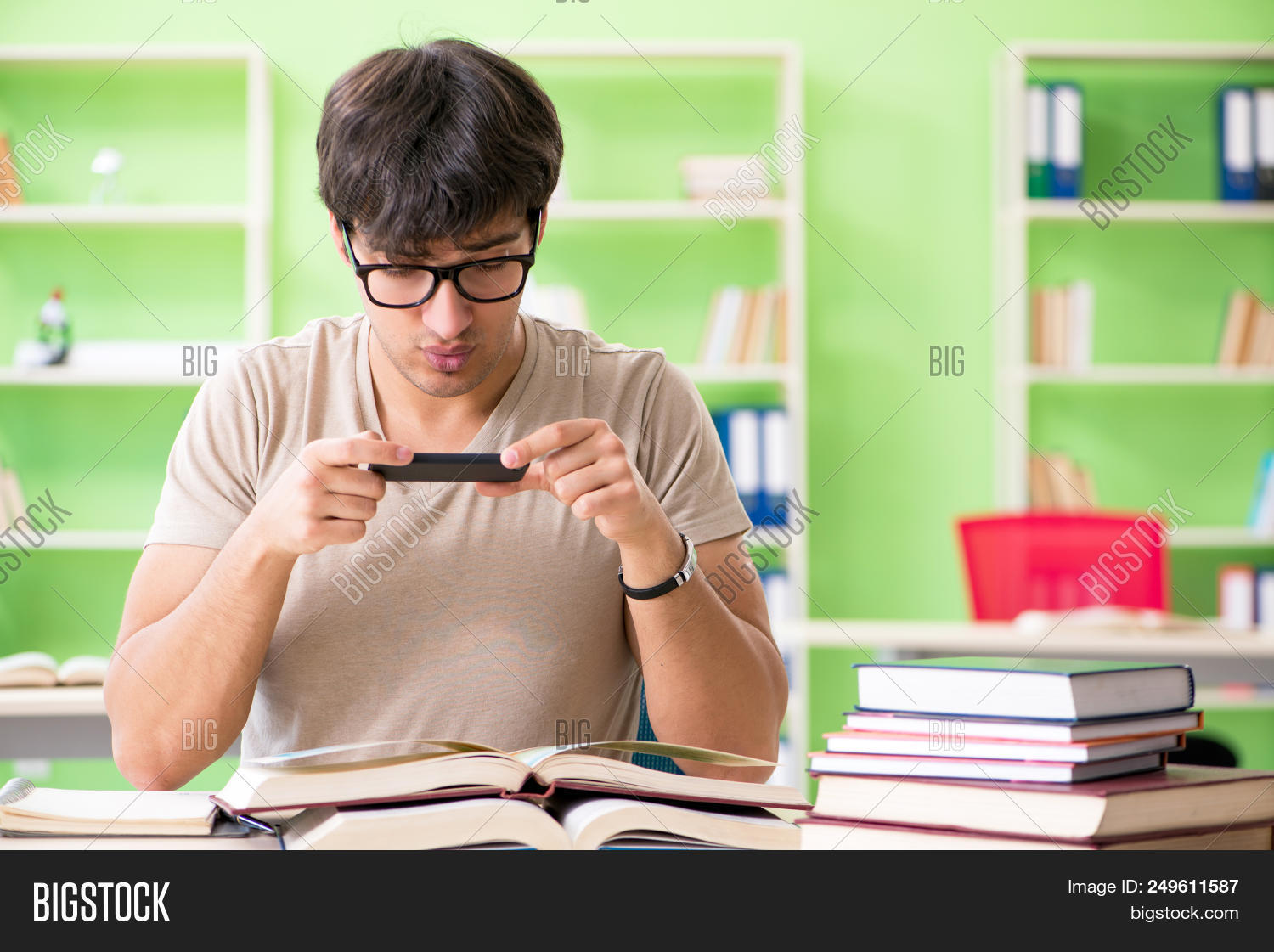 Preparing for university. Ученик ботаник. Preparing for university. Fon dlya reklama prikolniy egzamen. Preparation to the exam.