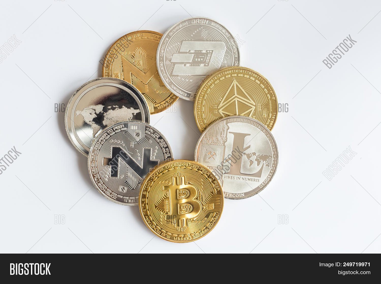 Altcoin монета. How to find altcoins. Криптовалютные монеты. Tор altcoins tо ƅսʏ. Фон криптовалюта альткоины.