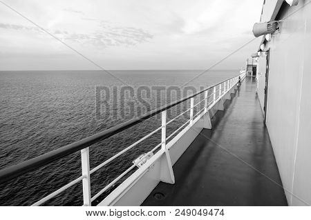 Ship Board In Miami, Usa In Blue Sea. Shipboard On Idyllic Seascape. Water Travel Voyage, Journey. S
