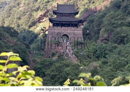 Jianmenguan Scenic Area Is A 5a Scenic Spot In China