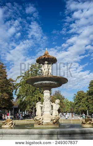 Madrid - September 13, 2015: Artichoke Fountain, In Retiro Park, Madrid, Spain On September 13, 2015