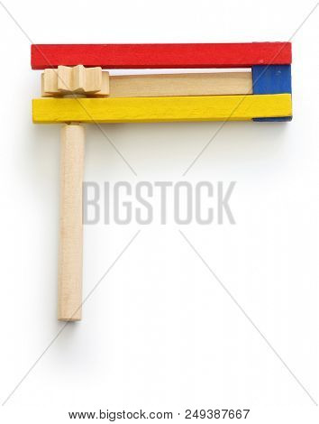 gragger, grogger, noise maker, a type of ratchet for used in Purim celebration in Jewish tradition.