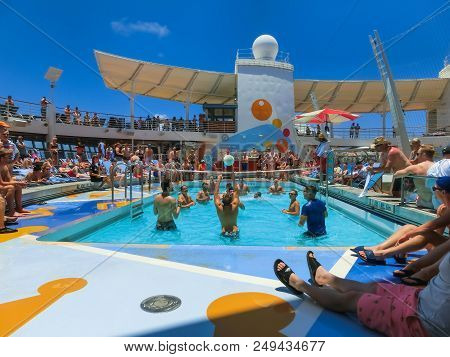 Cape Canaveral, Usa - May 03, 2018: The People Playing At Pool At Upper Deck In Mini Volleyball At C
