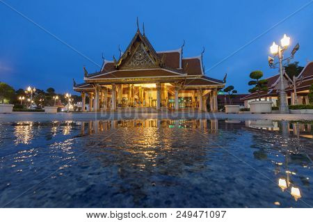 King Rama Iii Memorial Park In Bangkok, Thailand
